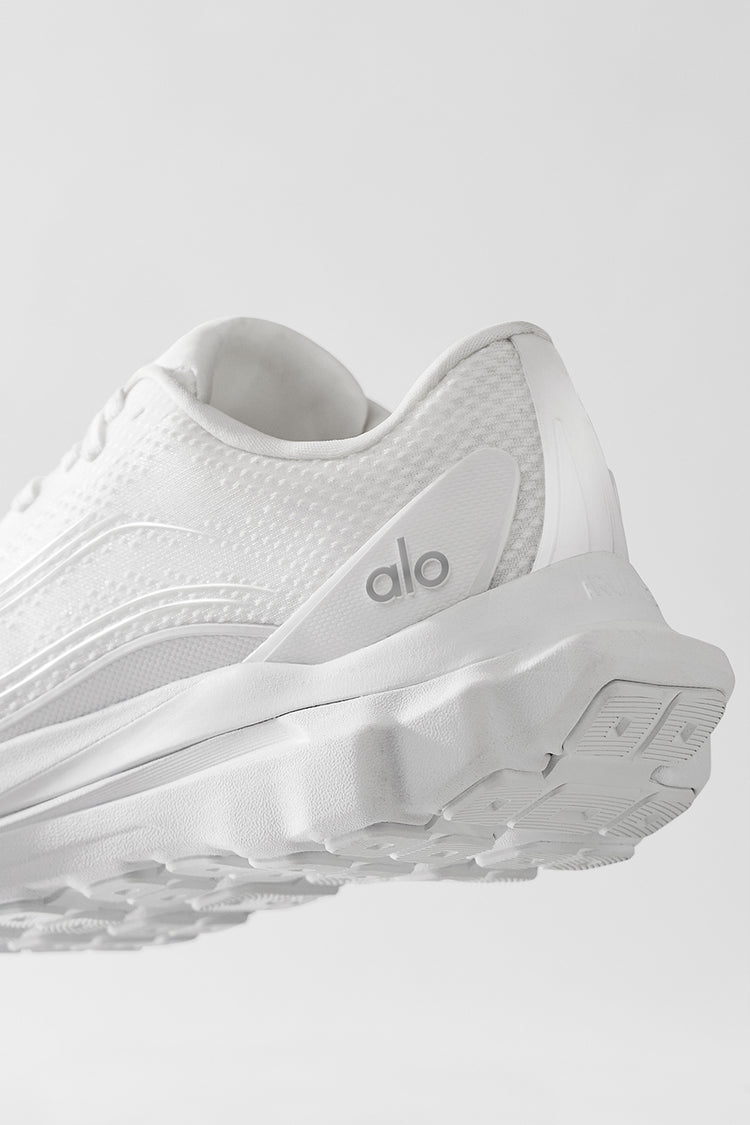 ALO YOGA Alo Runner "White"