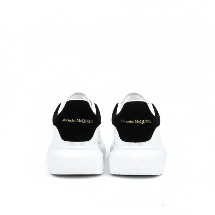 ALEXANDER MCQUEEN
BLACK/WHITE’