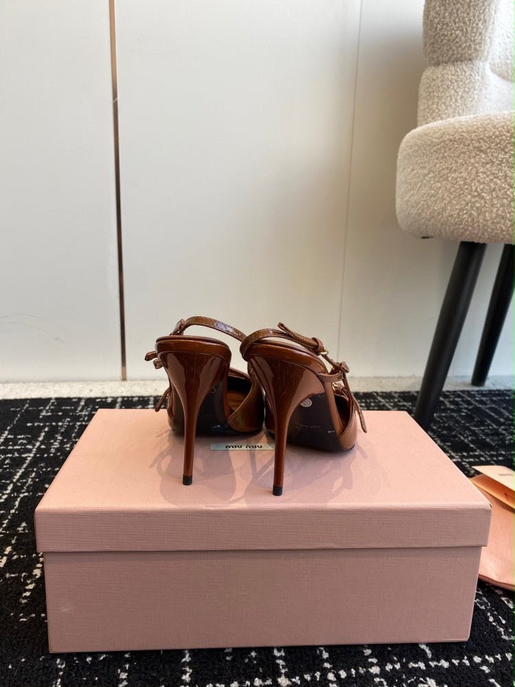 Miu Miu patent leather slingback pumps "Brown"