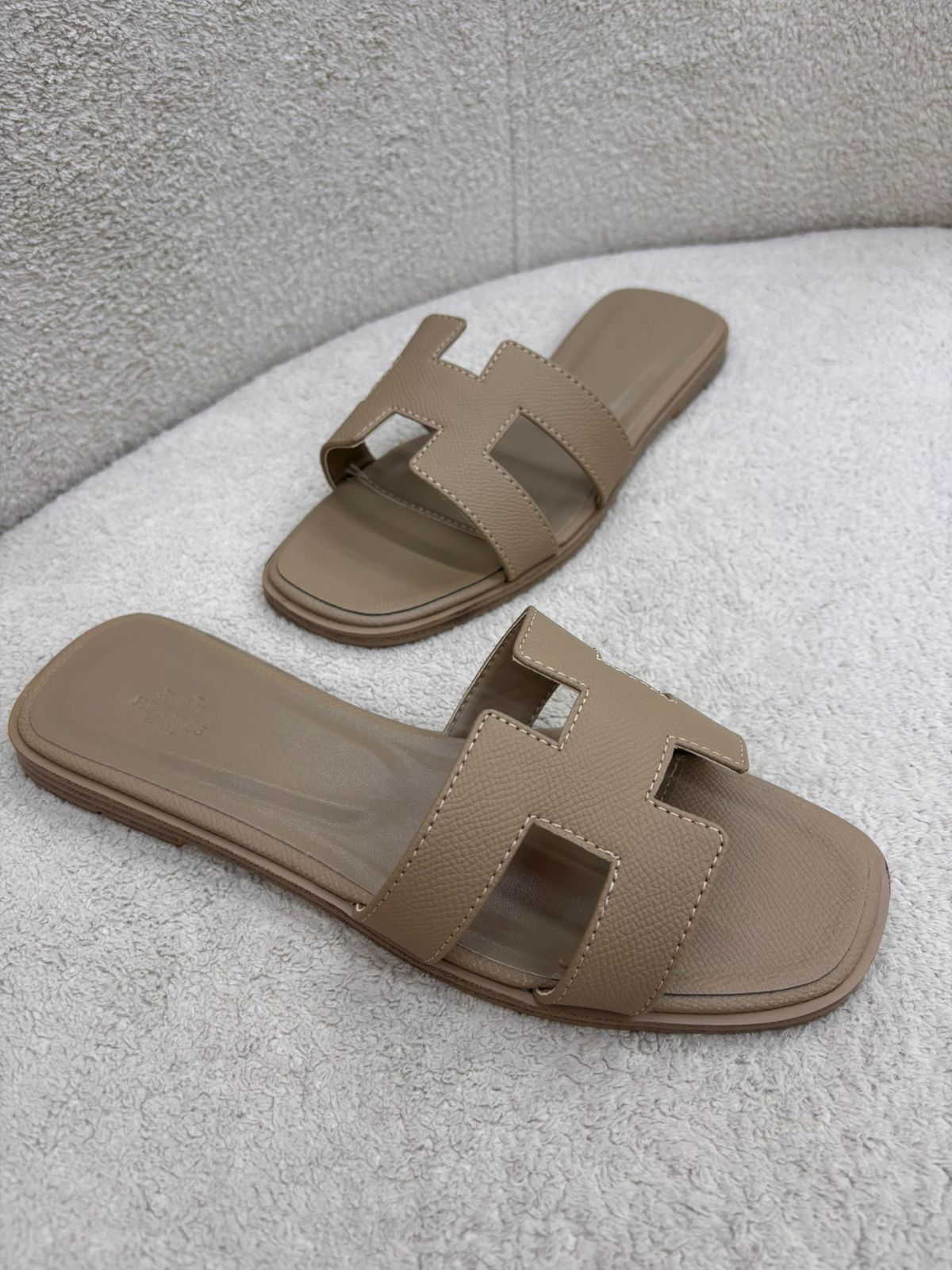 Hermès Oran Sandal "Beige"