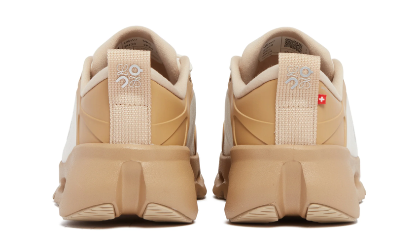 On Cloudsolo LOEWE "Dark Sand/Cream"