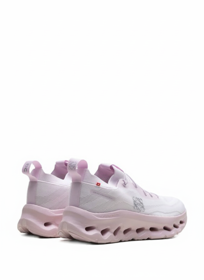 On Running Cloudtilt
LOEWE "Pale Pink"