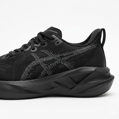 ASICS Novablast 5 "Sleek Black"