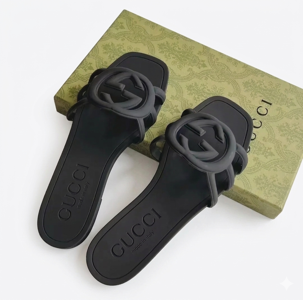 Gucci Interlocking G Slide "Black"