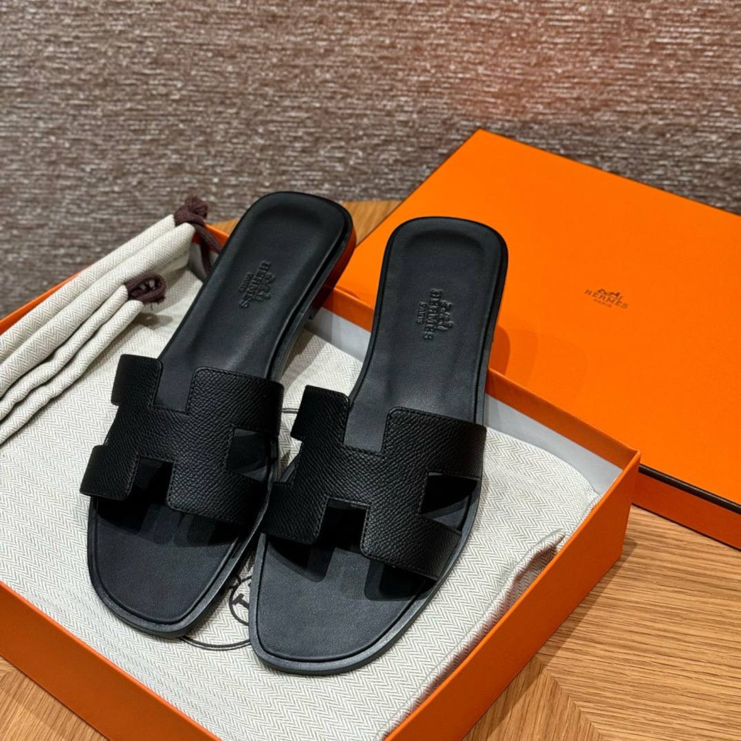 Hermès Oran Sandal "Black"