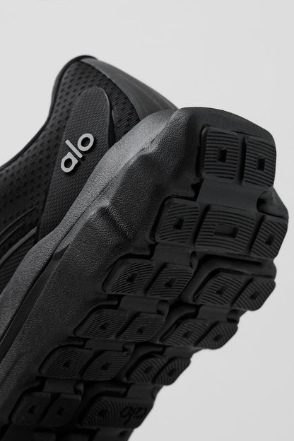 ALO YOGA Alo Runner " Black"