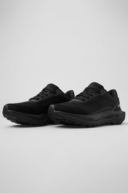 ALO YOGA Alo Runner " Black"