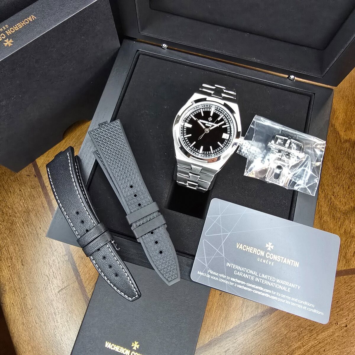 MINT VACHERON CONSTANTIN OVERSEAS 41MM BLACK DIAL
