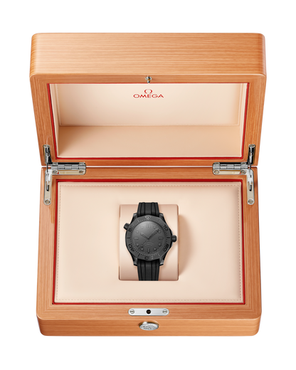 SEAMASTER DIVER 300M 43.5 mm, black ceramic on rubber strap