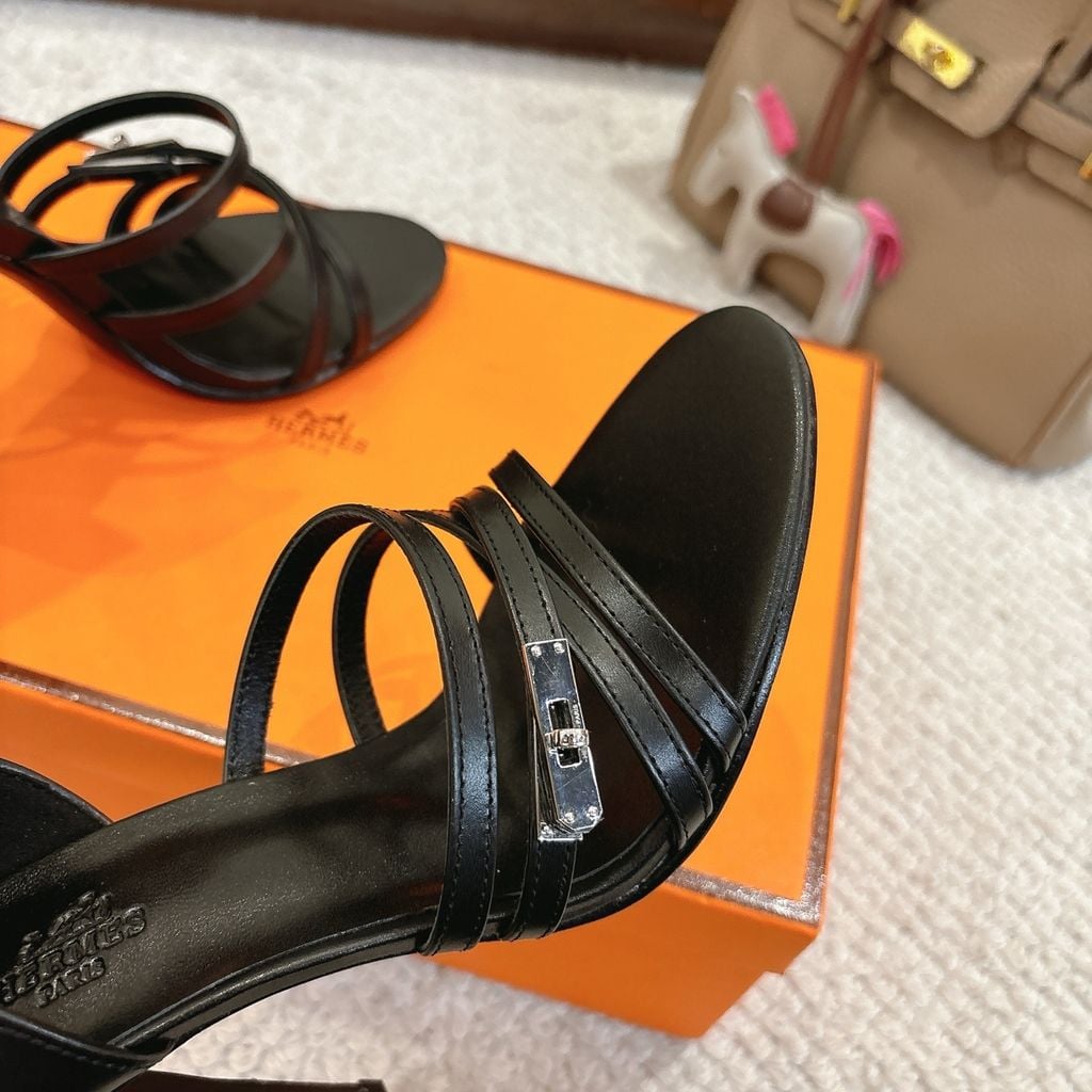 Hermés Lipstick 105 Sandals Black