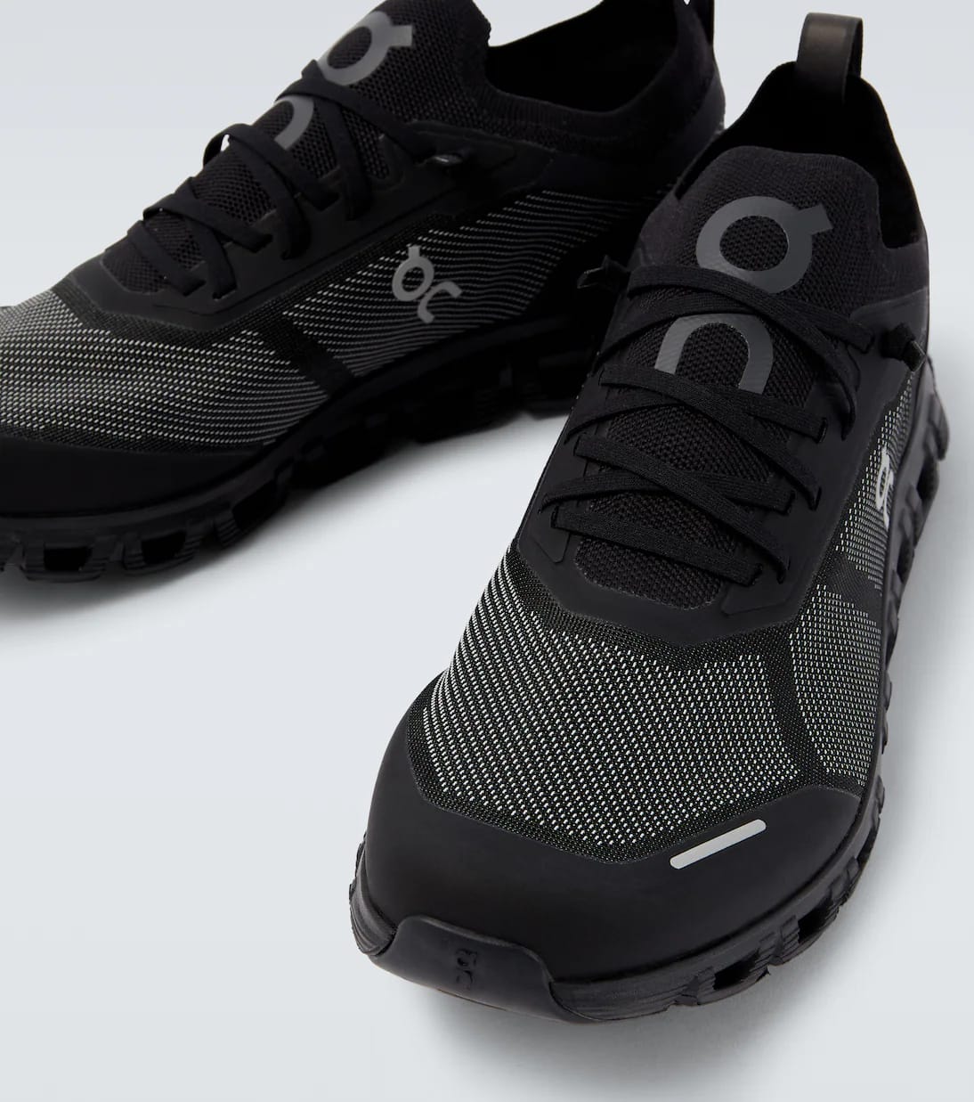 On Cloud 6 Versa Black