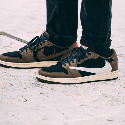Travis Scott x Air Jordan 1 Low 'Mocha'