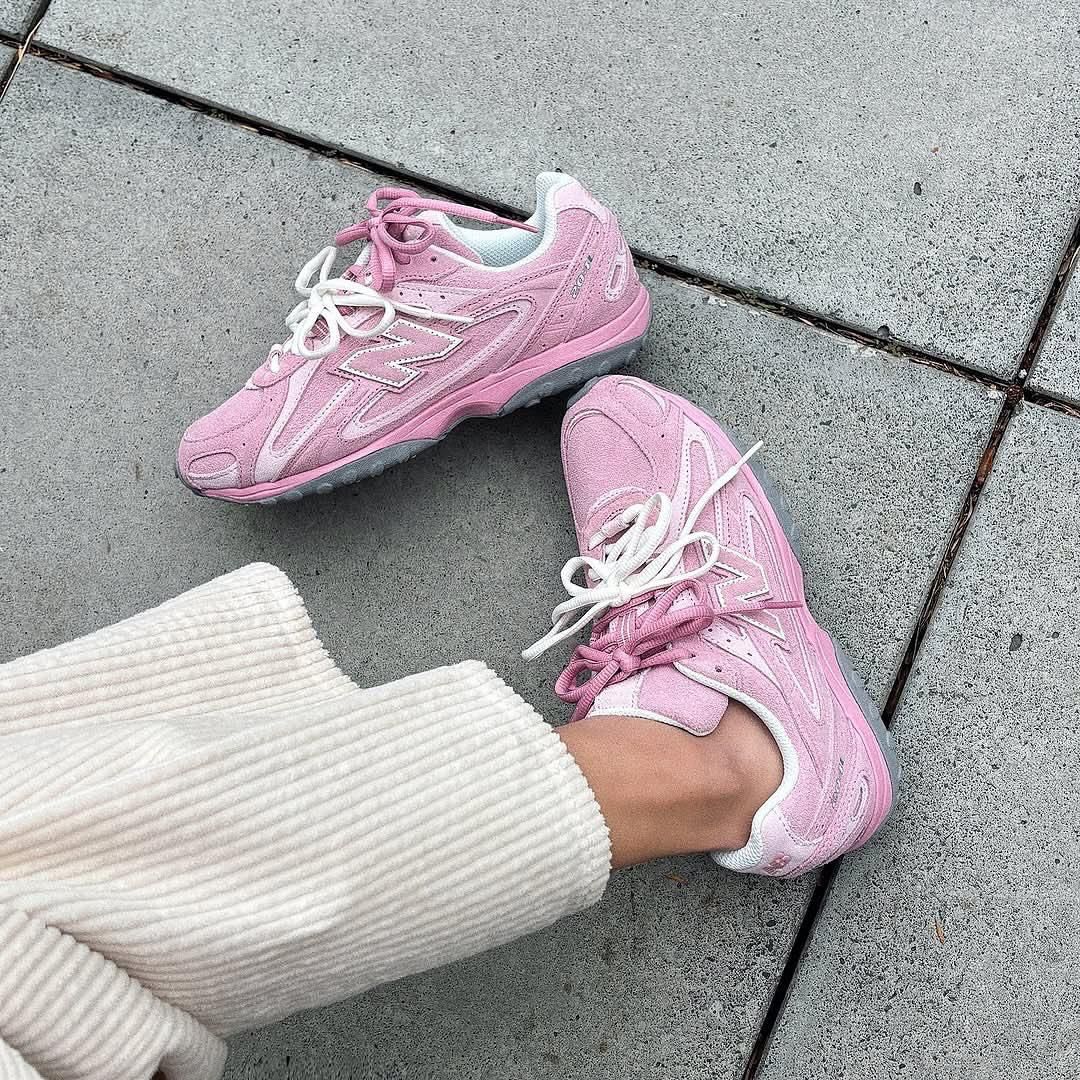 New Balance 204L Pastel Pink ，