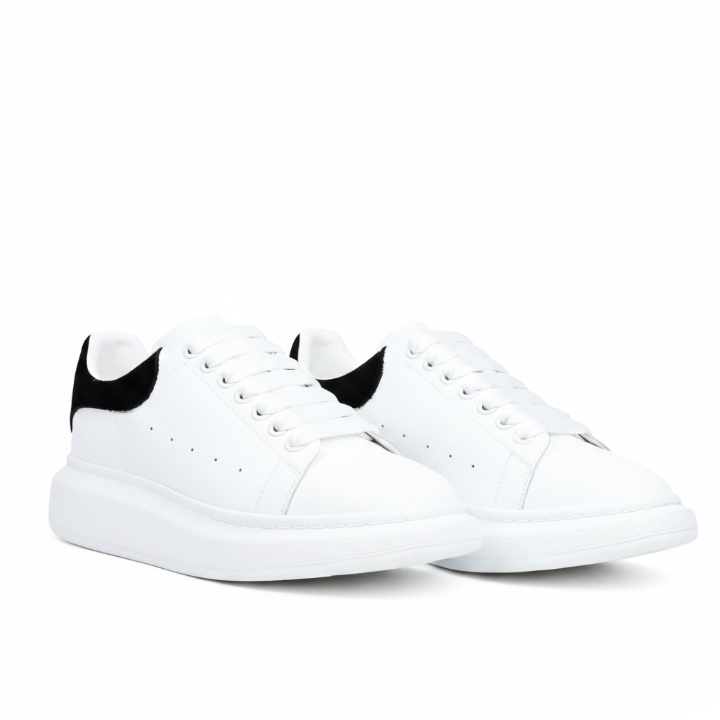 ALEXANDER MCQUEEN 
BLACK/WHITE’
