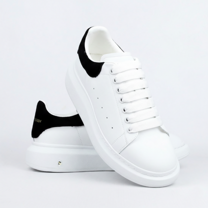 ALEXANDER MCQUEEN 
BLACK/WHITE’