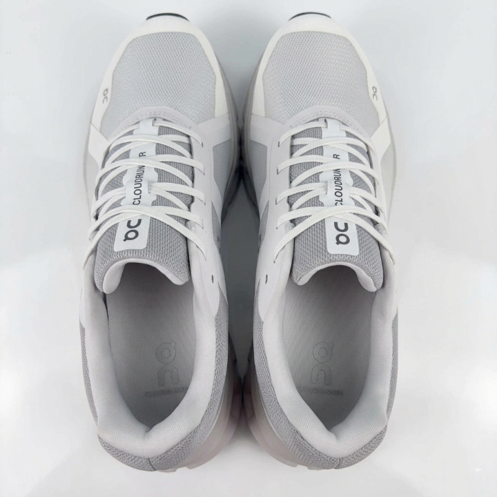 On Cloudrunner 2 "White Frost"