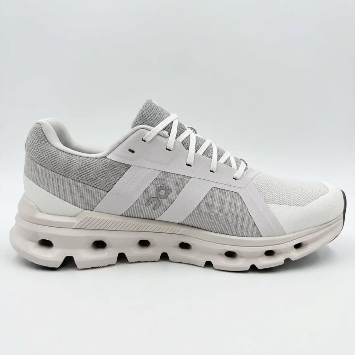 On Cloudrunner 2 "White Frost"