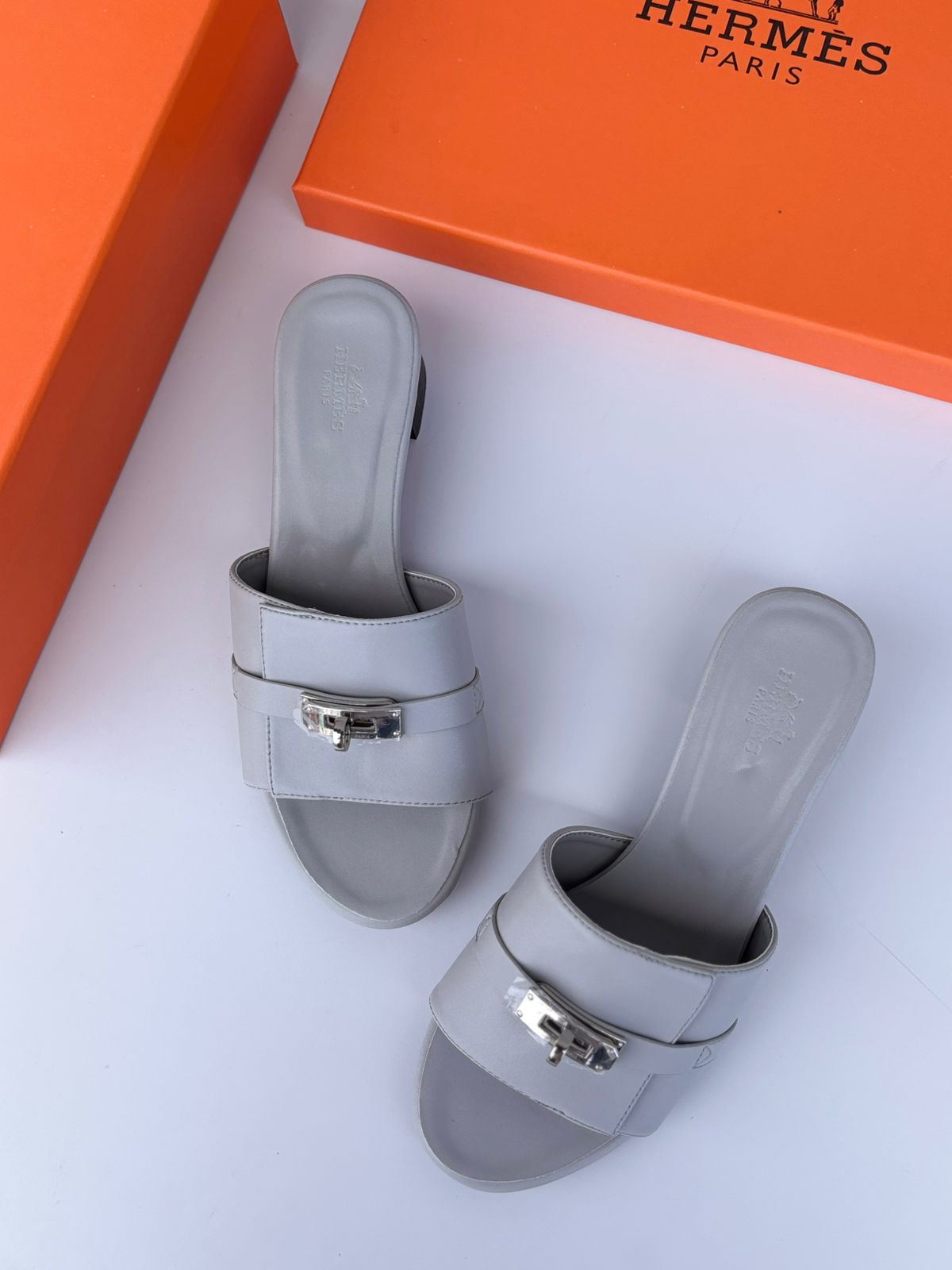 Hermès Gigi 50 sandals "Purple"