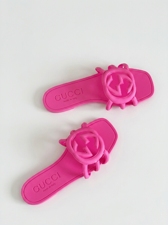 Gucci Interlocking G Slide Sandals "Pink"