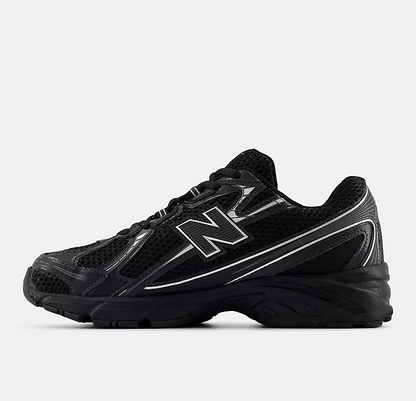New Balance 740 Sneakers "Black/ Silver Metallic"