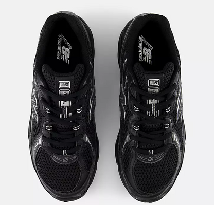 New Balance 740 Sneakers "Black/ Silver Metallic"