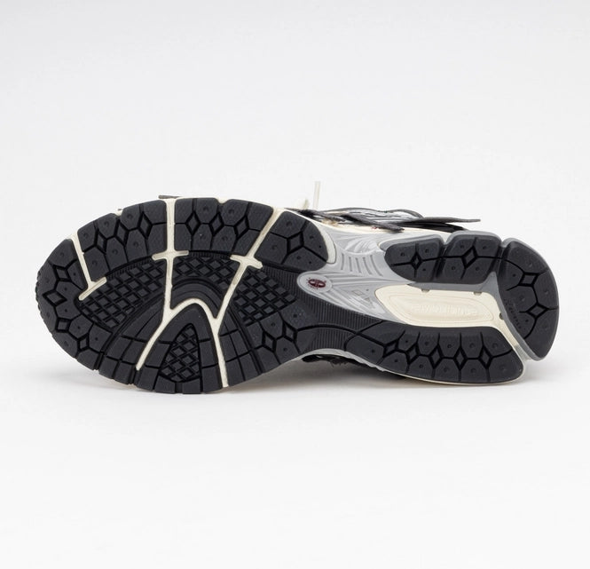 New Balance 1906A "Tech Explosion" Sneaker "Silver Metallic/ White"