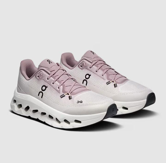 On Running Cloudtilt
"Pink/Beige"