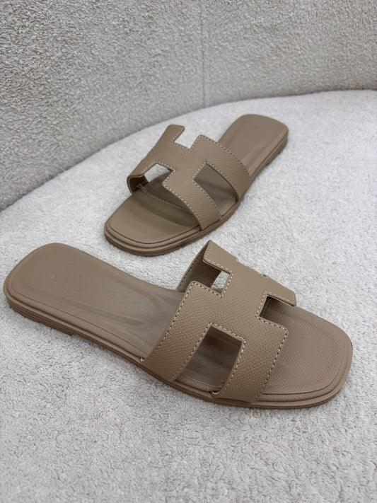 Hermès Oran Sandal "Beige"