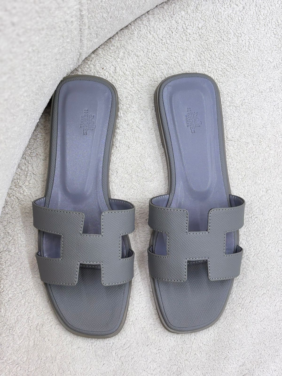 Hermès Oran Sandal "Grey"