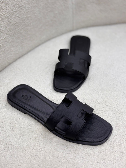 Hermès Oran Sandal "Black"