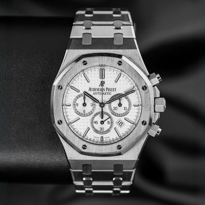"AP Royal Oak Offshore — White Dial"
