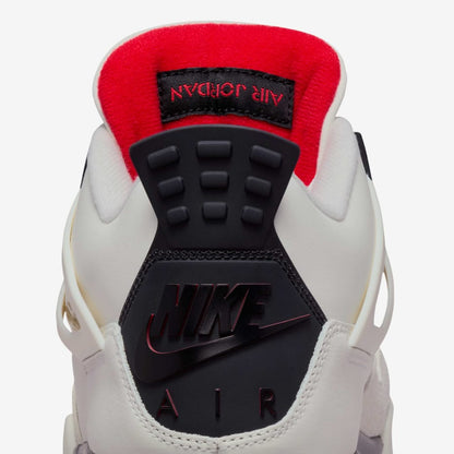 Air Jordan 4 "Flight Club"
Sail and Black