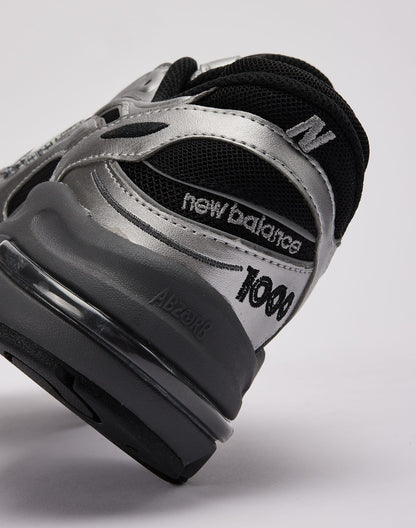 New Balance 1000 " black and metallic silver "