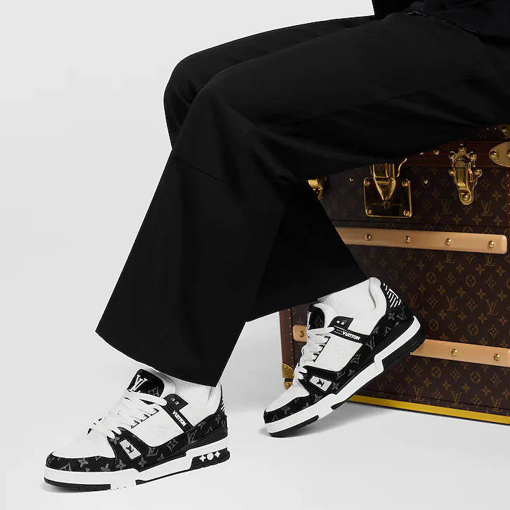 Louis Vuitton Trainer Sneaker "Black/White"
