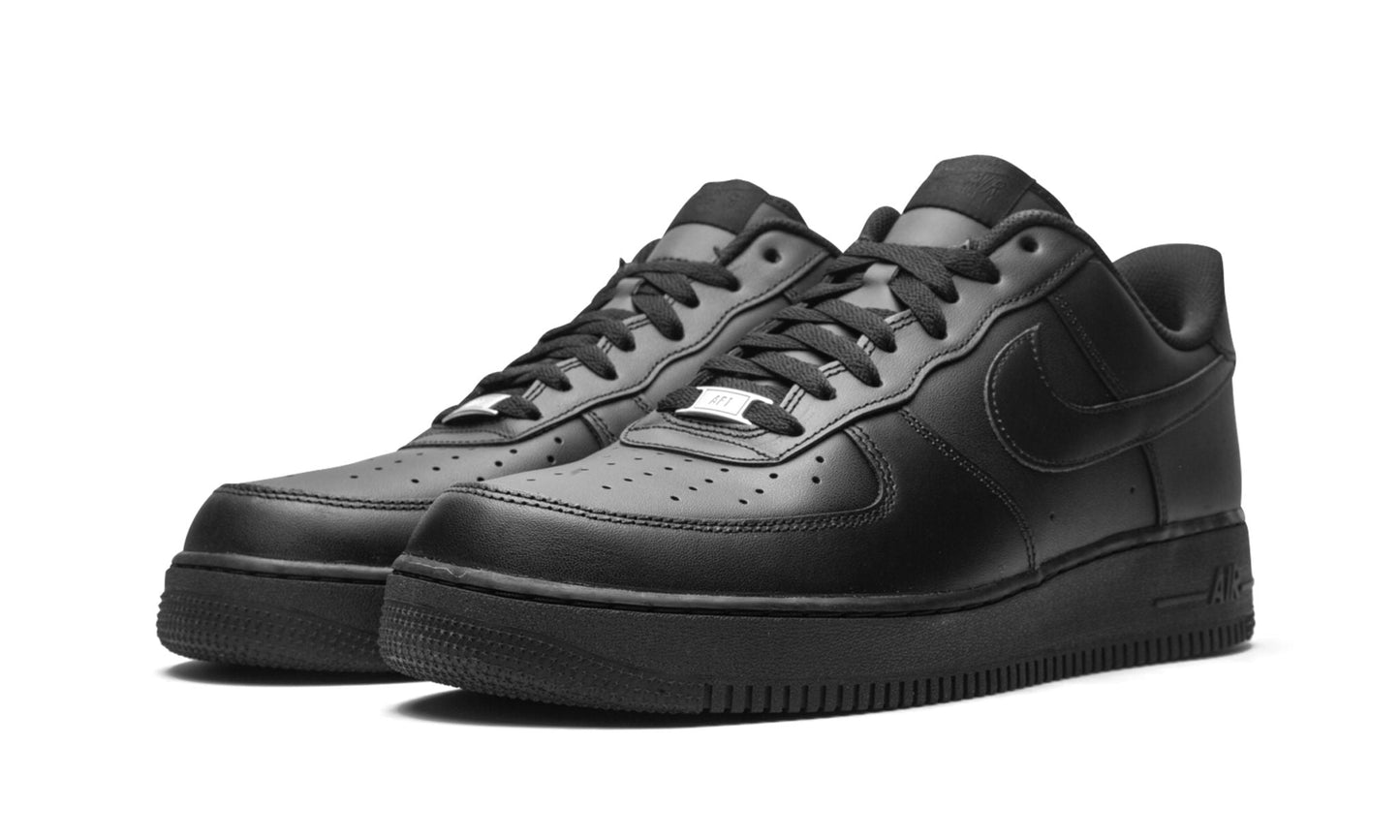 AIR FORCE 1 LOW "Triple Black"