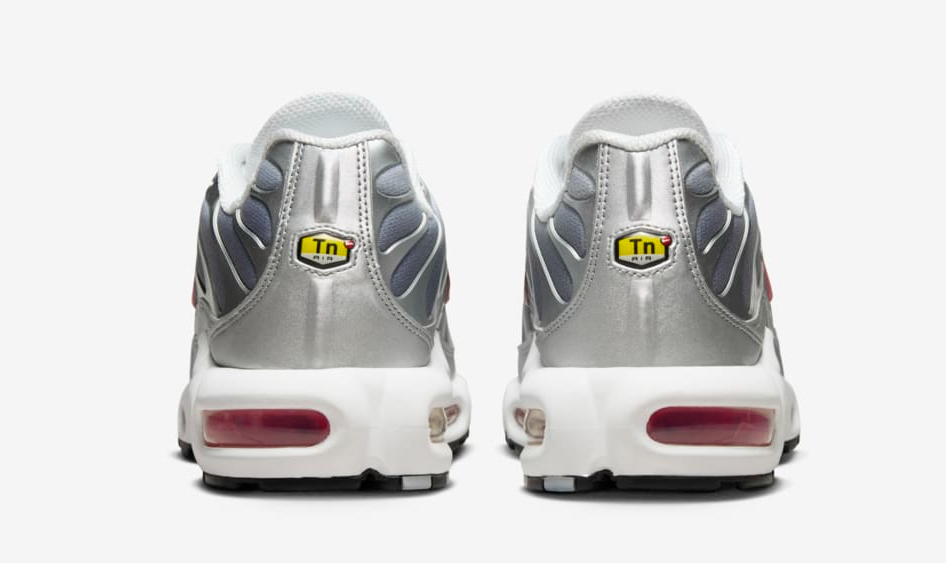 Nike Air Max Plus TN Sneakers – White Metallic Silver Red Swoosh Air Cushion Trainers