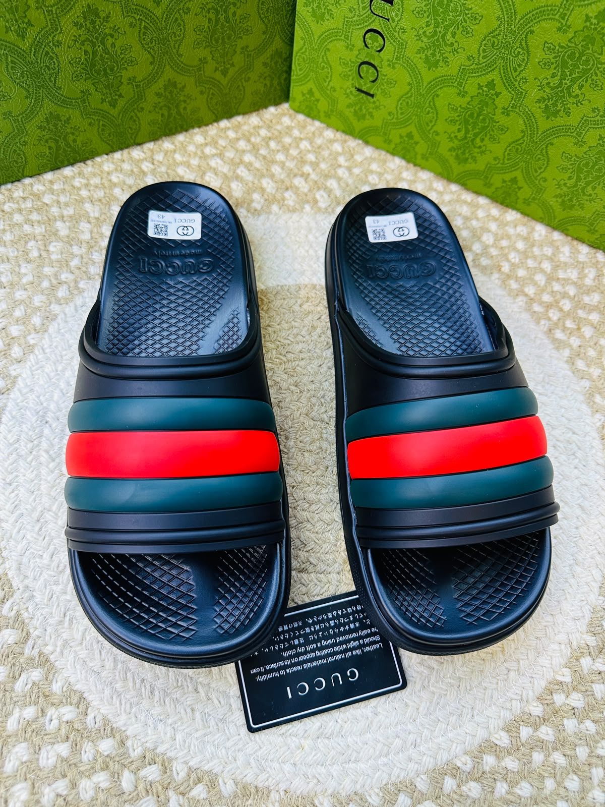 Gucci Men's Black Rubber Slide Sandals
