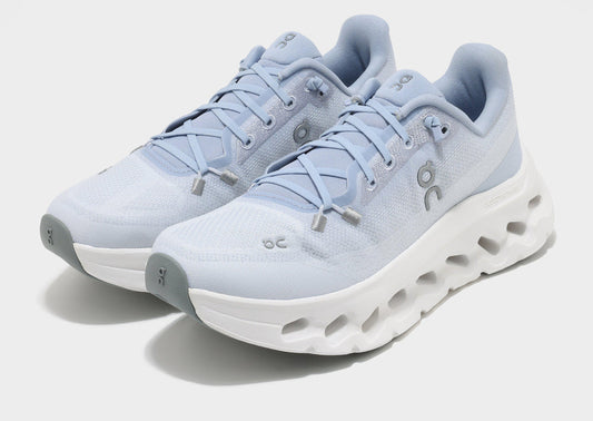 On Cloudspark – Light Blue/White Sneakers