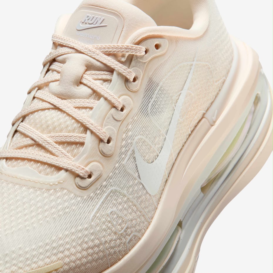 Nike Vomero Premium Chalk Running Shoes