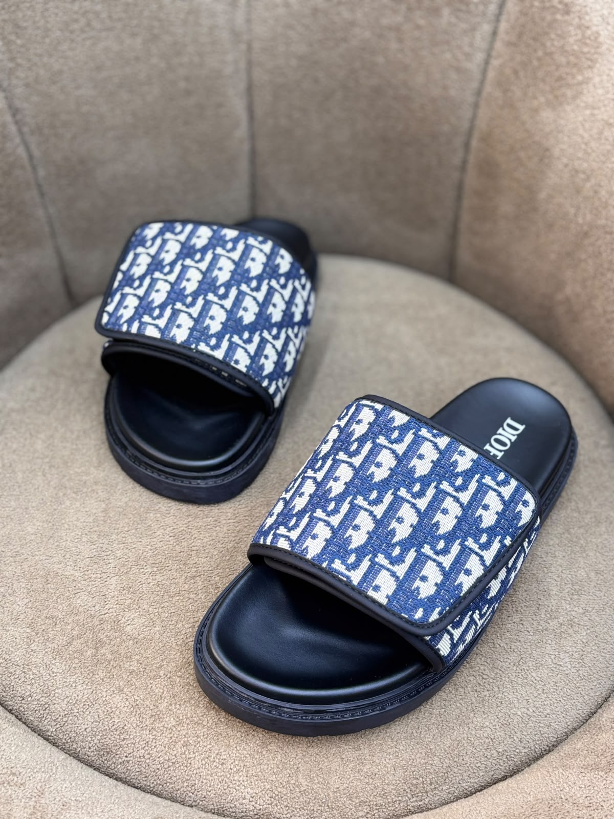 Dior Oblique Jacquard Leather Slides – Navy Blue / Beige