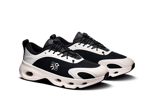 On Cloudsolo Sneakers – Eggshell Black & White